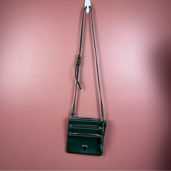 Dooney & Bourke Hunter Green Crossbody Leather Handbag With 3 Zipper Pockets - Picture 6 of 8